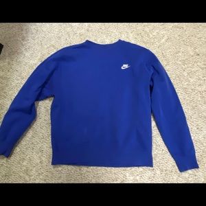Mens Nike crewneck sweatshirt size Med.